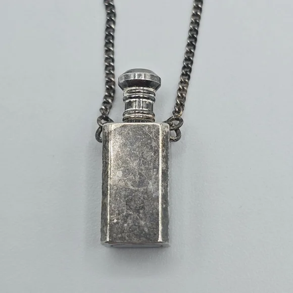 VTG Gothic Silver Tone Mini Perfume Medicine Bottle Pendant Necklace 24" - Picture 4 of 15